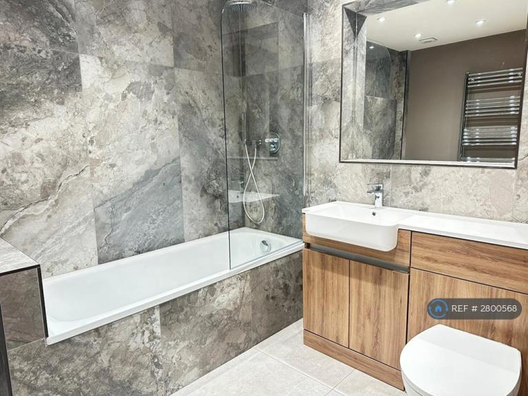 1 bedroom flat in Lansdown Place, Cheltenham, GL50 (1 bed) (#2800568)