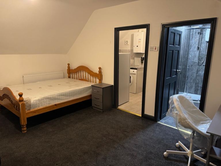 1 bedroom studio flat - Fully Furnished - Leeds City Centre 
