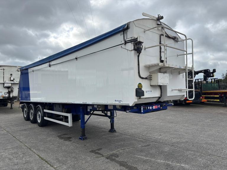 2017 Fruehauf 70 yard bulk tipping trailer Rear lift auto cover Mot to