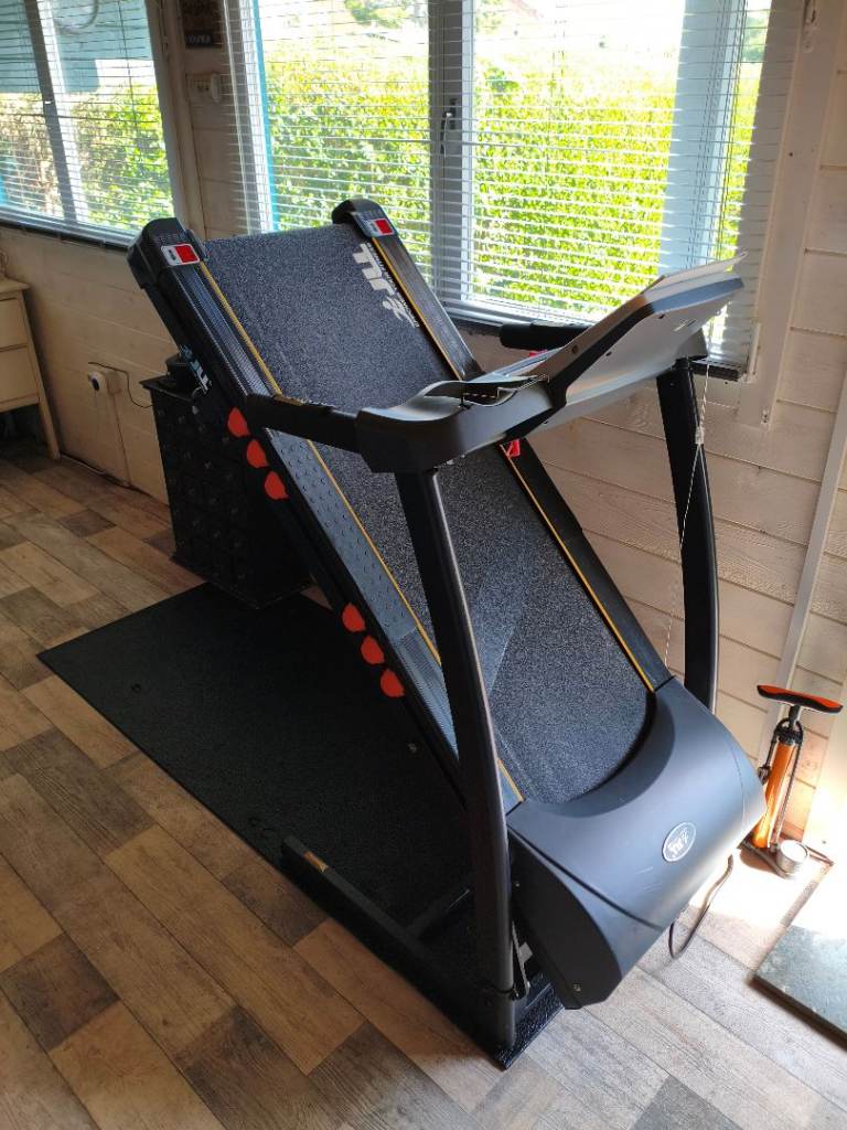 JLL S300 FOLDING TREADMILL 