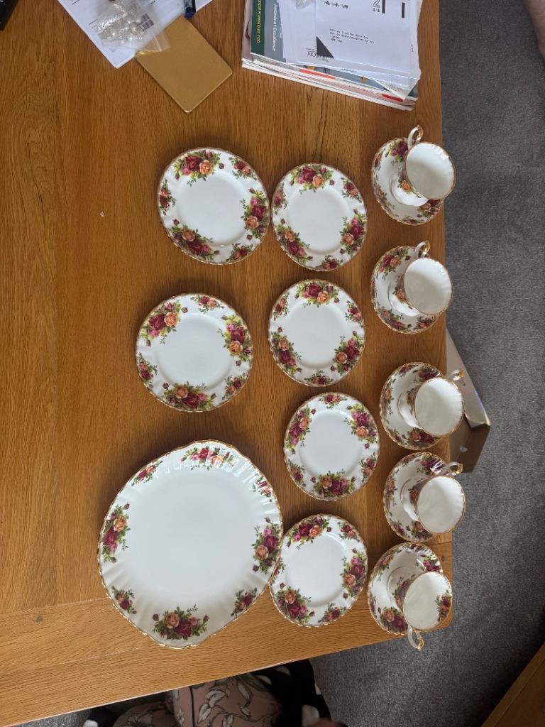 Royal Albert Old old country rose tea set 1962 (open to offers)