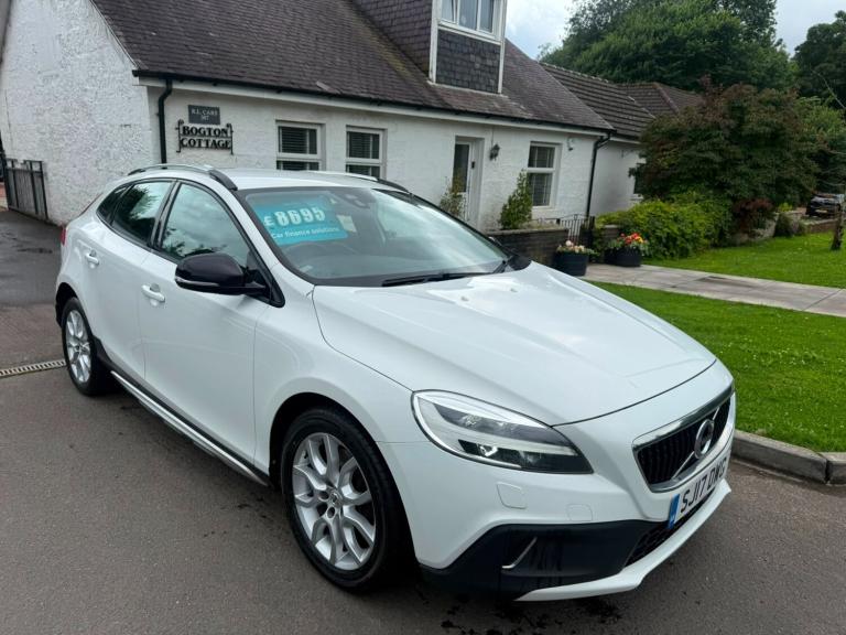 2017 Volvo V40 D2 [120] Cross Country Pro 5dr HATCHBACK Diesel Manual