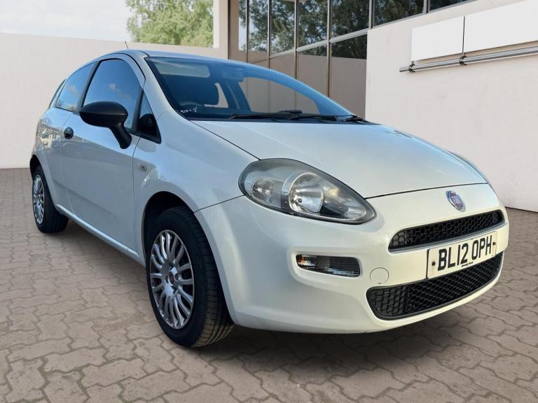 2012 Fiat Punto 1.2 Pop 3dr [Start Stop] HATCHBACK PETROL Manual