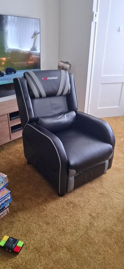 Gaming recliner chair 