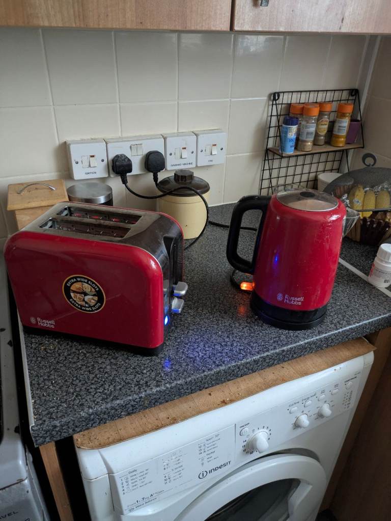 Russell Hobbs Kettle and Toaster 