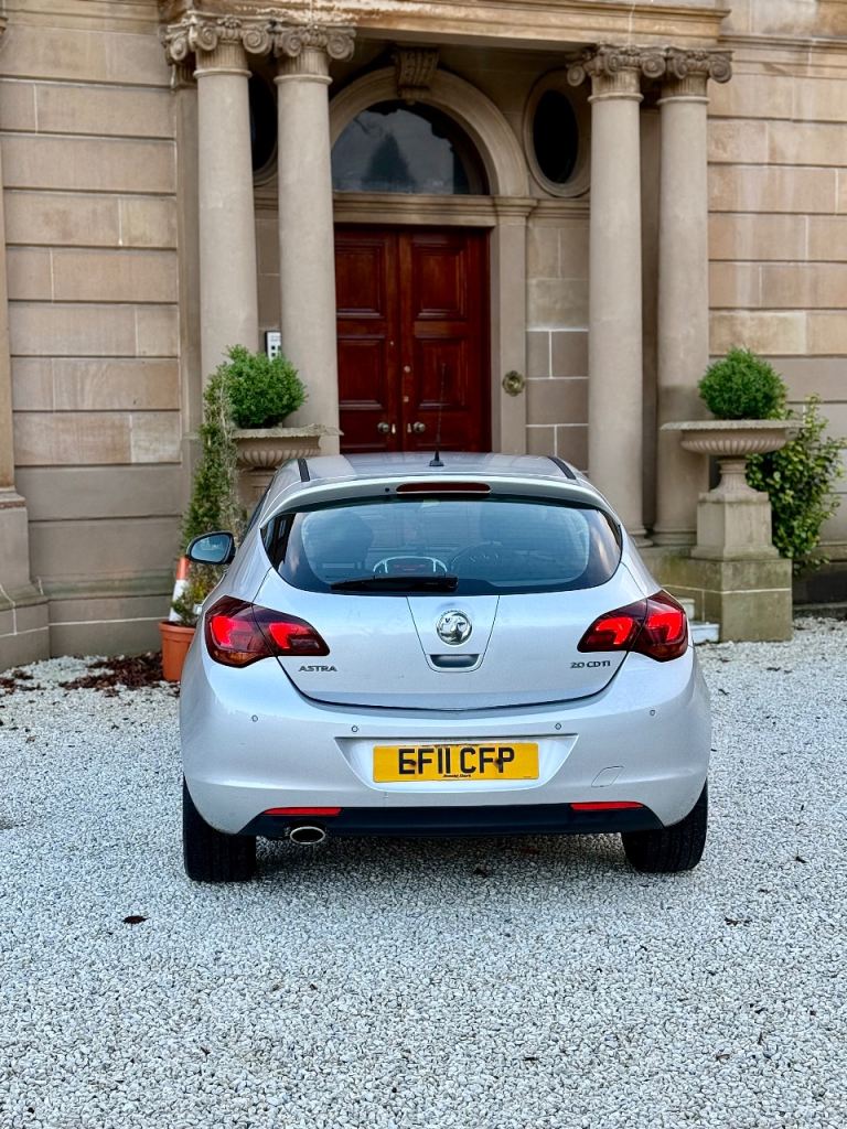 Vauxhall, ASTRA, Hatchback, 2011, Manual, 1956 (cc), 5 doors