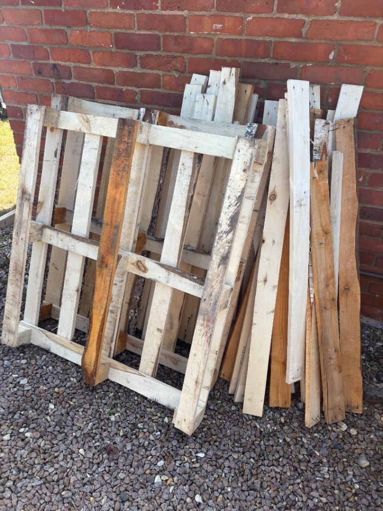 Used Wooden Pallets and Timber for DIY Projects