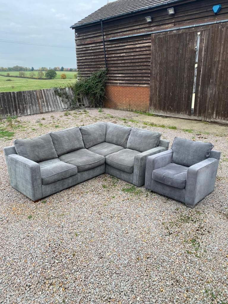 Corner sofa with sofa chair for £170