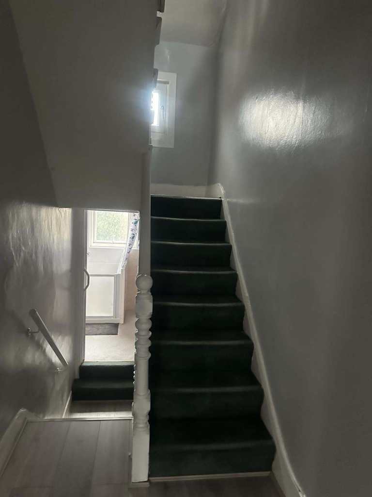 DOUBLE ROOM AVAILABLE NOW SEVEN SISTERS, N15 – 3 minutes from station