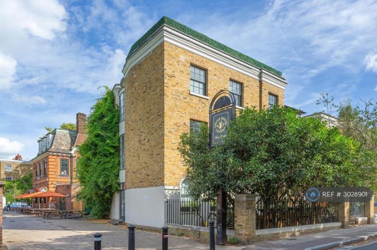 3 bedroom flat in Grove Lane, London, SE5 (3 bed) (#3028901)