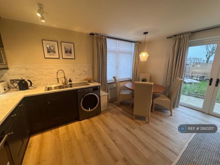 1 bedroom flat in Westburn Road, Aberdeen, AB25 (1 bed) (#2920217)