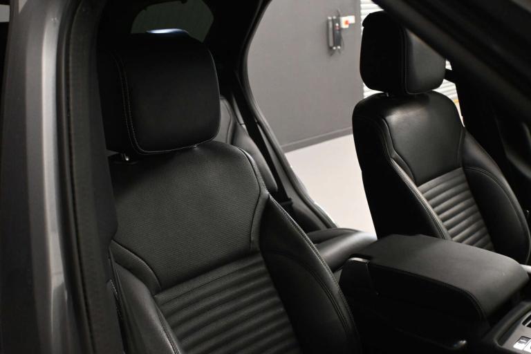 2021 Land Rover Discovery 3.0 Discovery R-Dynamic SE D MHEV Auto 4WD 5dr SUV Diesel Automatic