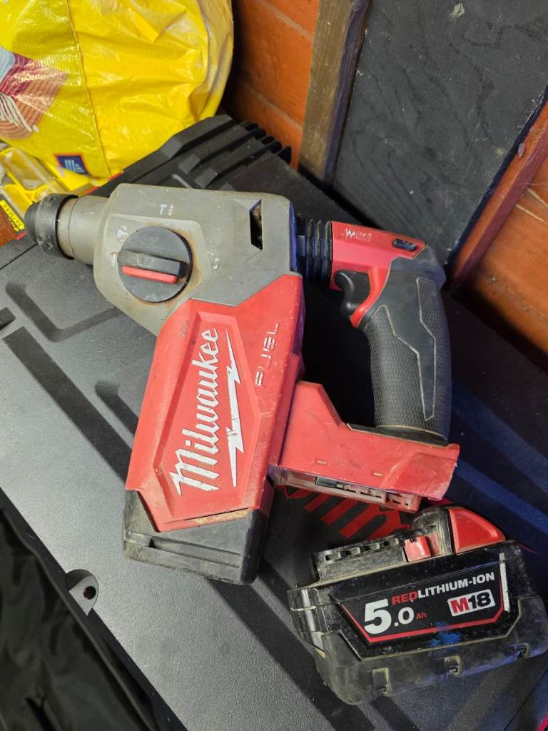 Milwaukee SDS + 5ah battery