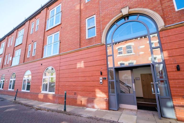 2x Bed Apartment, Cooper House, HU1 Contact Dominic Hoey The Good EA