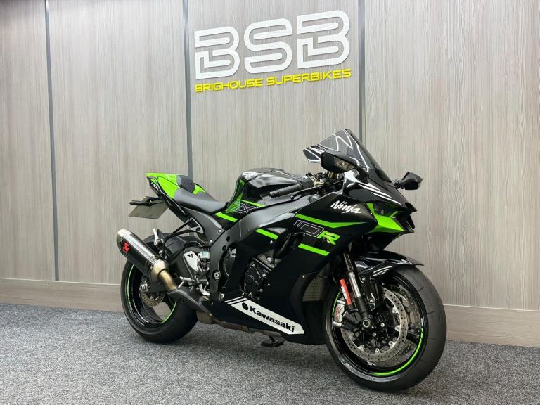 2023 23 Kawasaki Ninja ZX10R 1002 LMFAN Euro 5 - JUST 1618 miles - AKRAPOVIC 