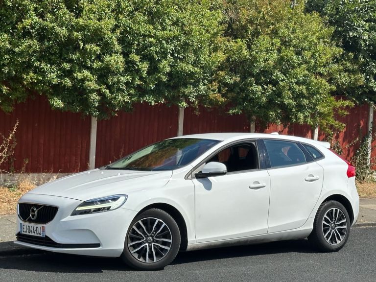 LEFT HAND DRIVE VOLVO V40 2.0 Diesel - French Registered - LHD
