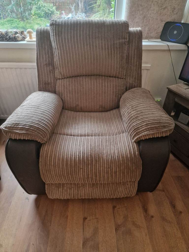 image for Manual recliner- excellent condition