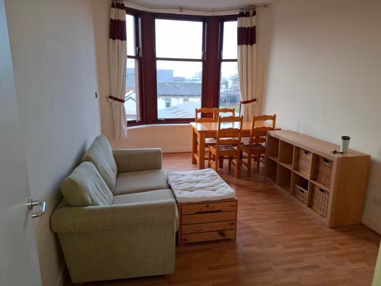 1 double bedroom flat to rent West End G14