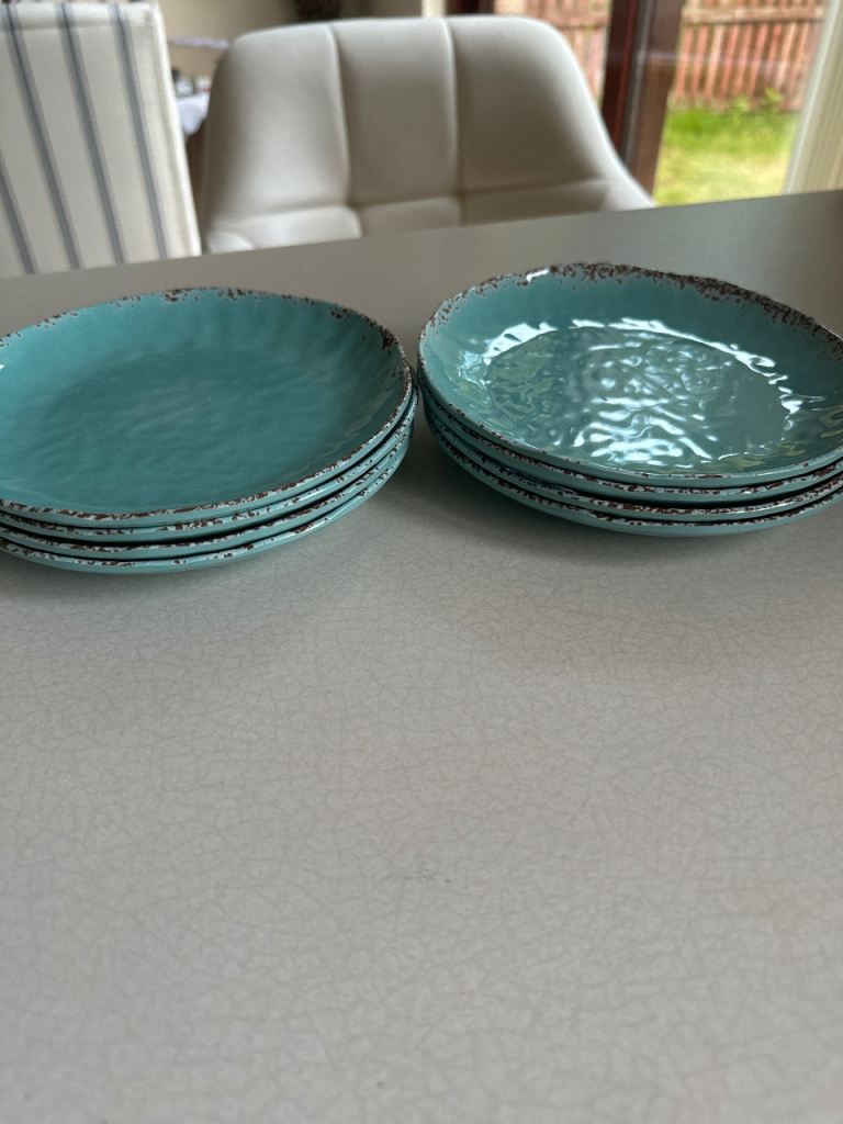Set of 6 Green Ceramic Plates – Good Condition