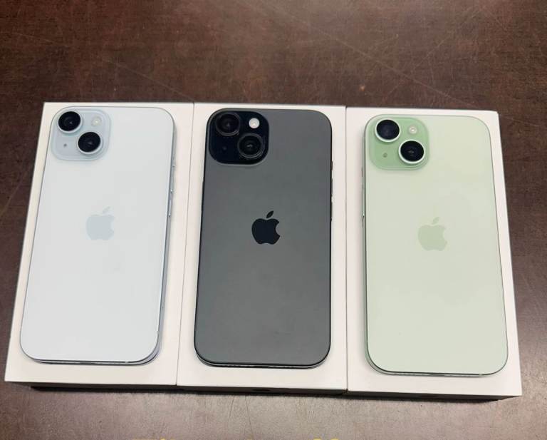 Iphone 15 128gb £340 like new £380 unlocked with warranty
