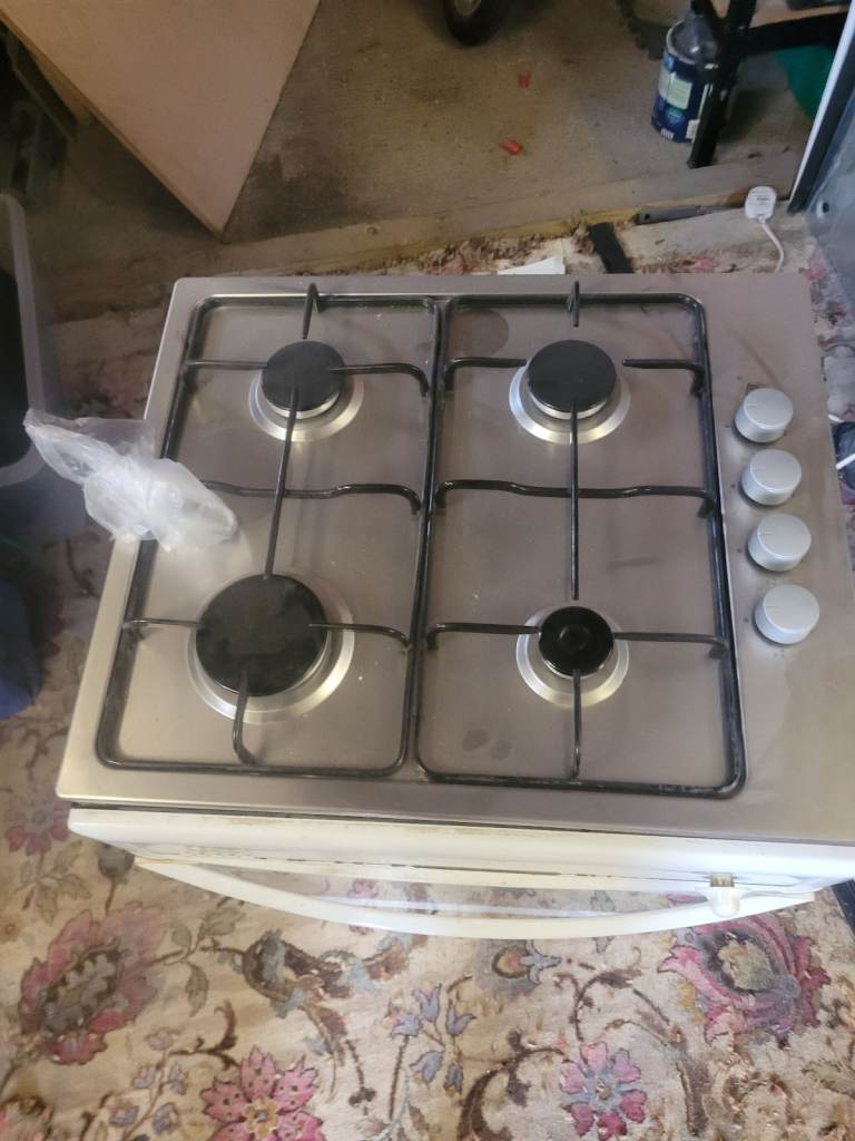 Caravan or narrow boat cooker