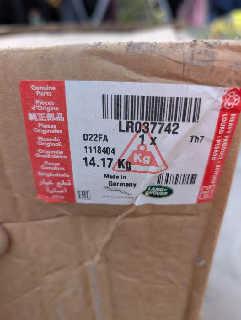 NEW Genuine Land Rover 19" Alloy Wheels LR037742 – Full Set – OEM Range Rover Sport.