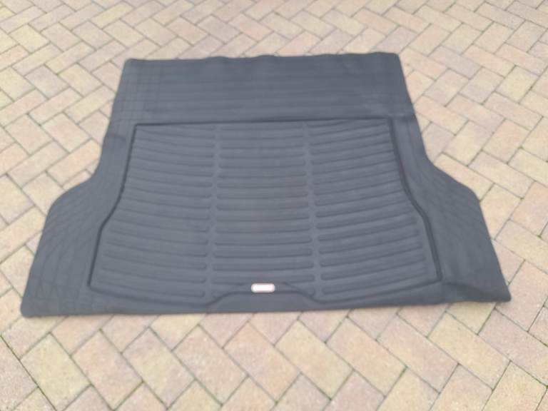 Car boot liner