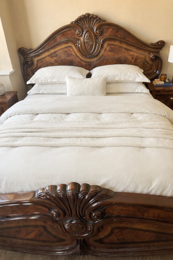 Italian Neoclassical 5-Piece Bedroom Suite – High-Gloss Burl Wood & Greek Key