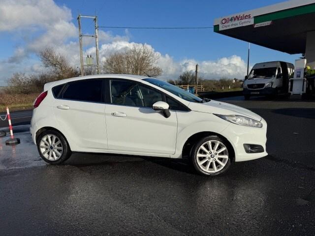 2016 Ford Fiesta 1.0 EcoBoost 125 Titanium 5dr HATCHBACK PETROL Manual