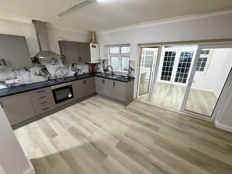 3 Bedroom Terraced House with 3 Bedroom Rear Annex 