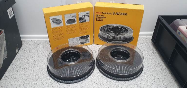 2 x Kodak S-AV2000 slide carousels