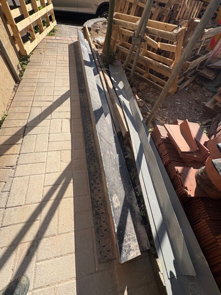 Catnic CG110/100 3600mm Galvanised Steel Cavity Wall Lintel