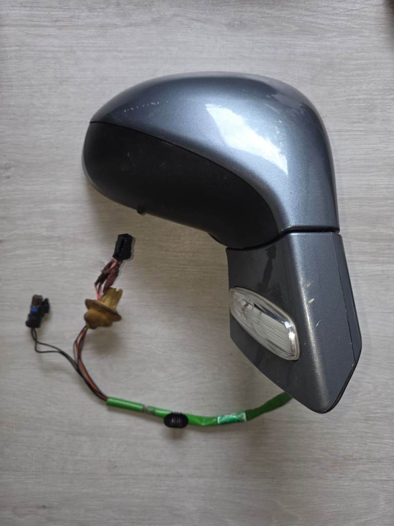 Peugeot 207 2010 driver wing mirror