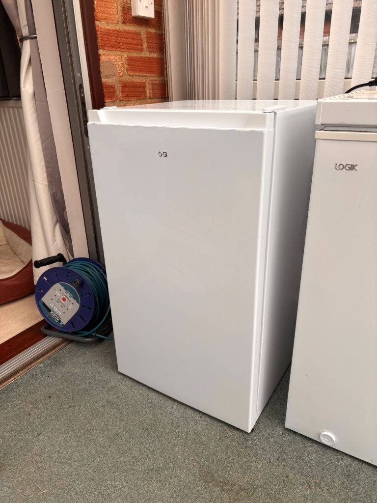 LOGIK Freestanding Fridge – Good Condition