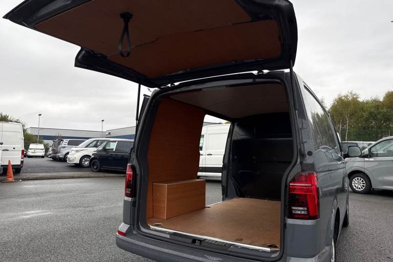 2024 Volkswagen Transporter 2.0 TDI 110 Highline Van Van Manual