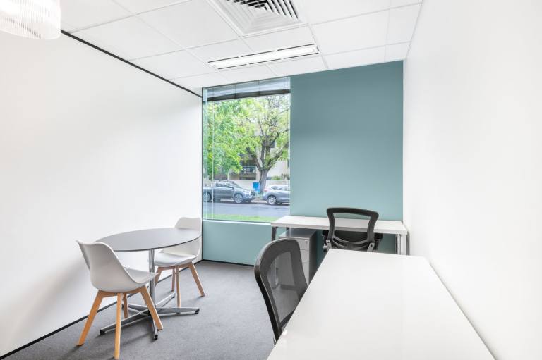 York - YO30 4XL \ Move-In Ready Office Space with 3 Workstations