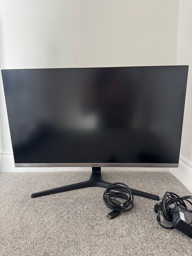 SAMSUNG 4K Ultra HD 28” LED Monitor - Dark Grey