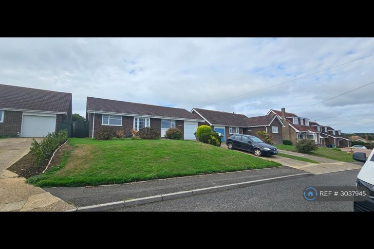 3 bedroom house in Whitecross Farm Lane, Shanklin, PO36 (3 bed) (#3037945)