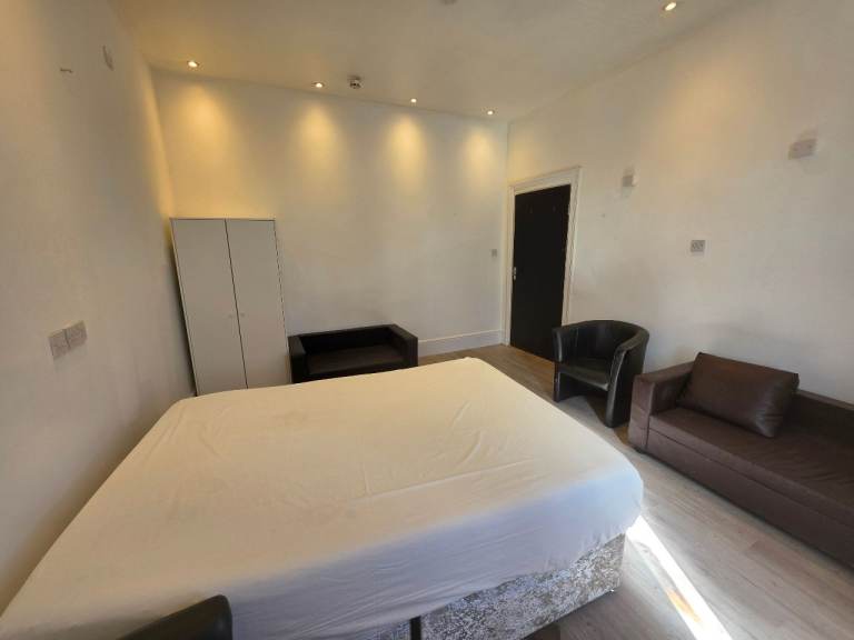 ✨ Double Room Available – Move In Today! ✨