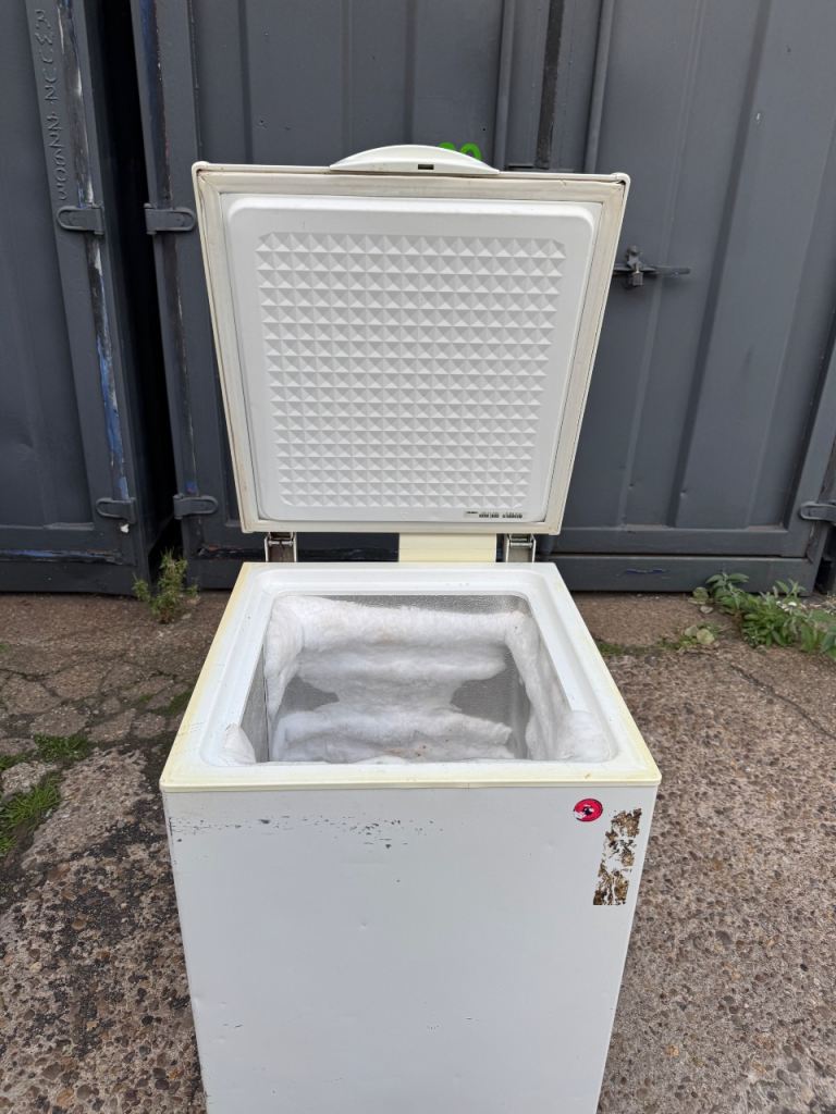 Whirlpool AFG 514/G Chest Freezer – Fair Condition | in Hull, East ...