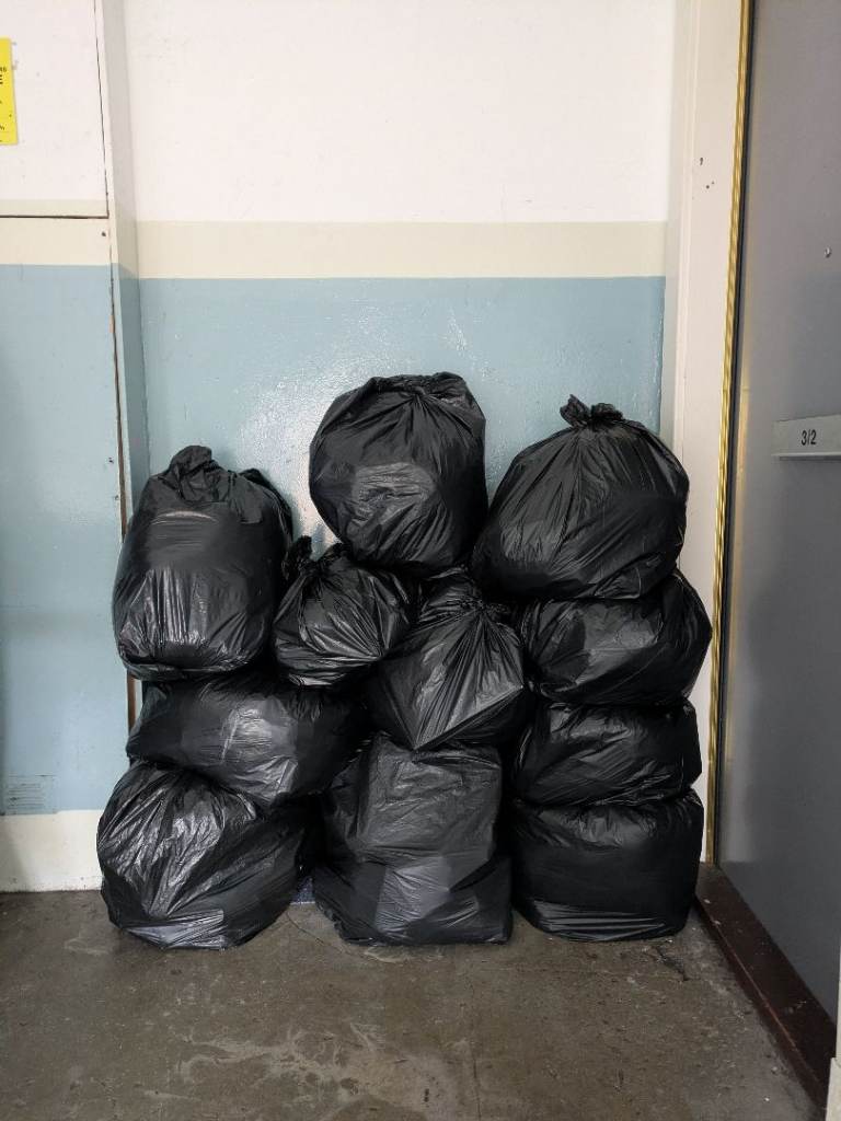 RELIABLE RUBBISH REMOVAL - HOUSE/GARAGE/GARDEN CLEARANCE - BINS EMPTIED - COUCH/MATTRESS UPLIFT