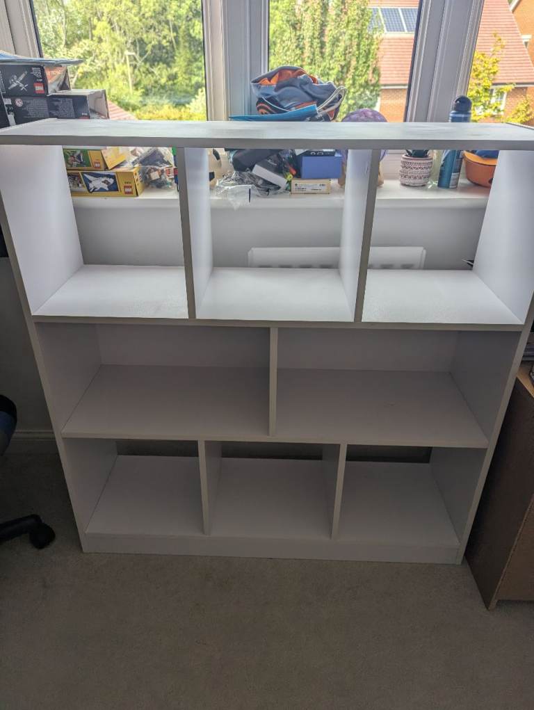 FREE White Wooden Bookcase / Storage Unit - Good Condition