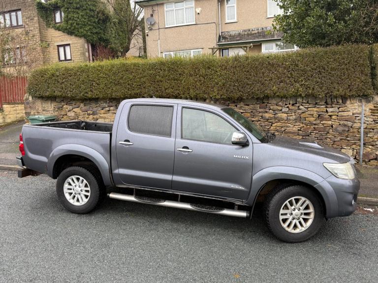 2013 Toyota Hilux INVINCIBLE 3.0 D-4D DOUBLE CAB 4X4 AUTO GREY PICK UP Diesel Automatic