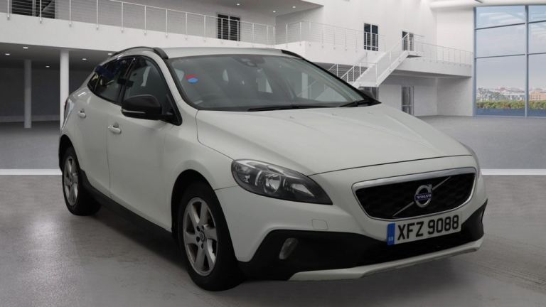 2015 Volvo V40 D2 Cross Country SE 5dr HATCHBACK Diesel Manual