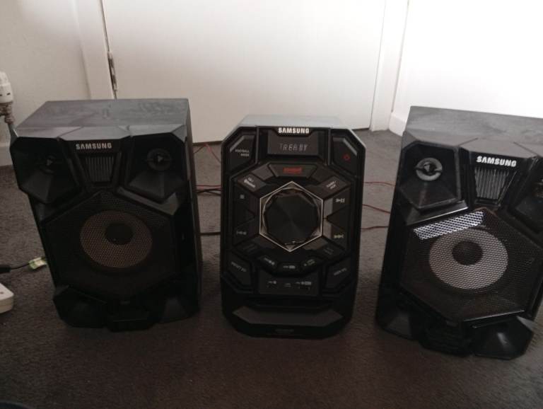 Samsung Giga sound stereo 