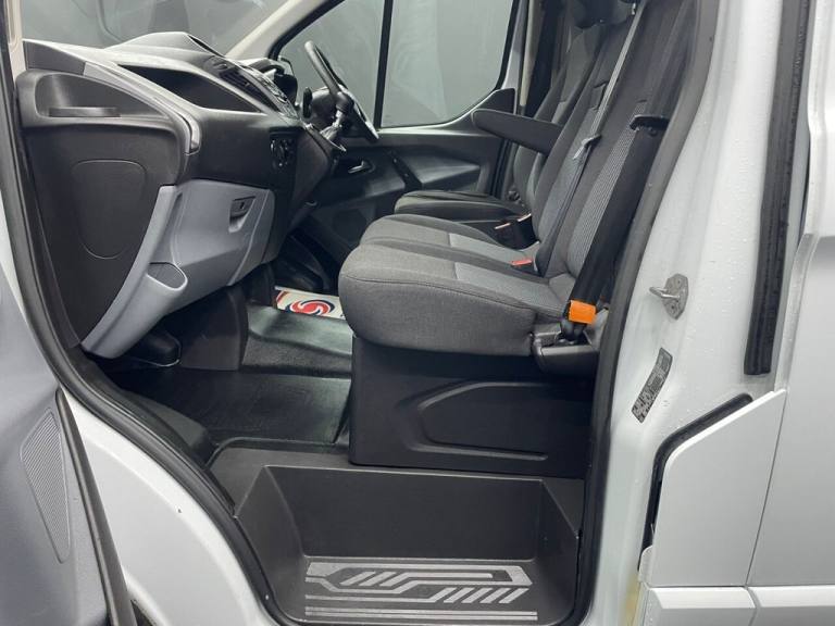 2015 Ford Transit Custom 2.2 TDCi 290 Trend Panel Van 5dr Diesel Manual L2 H1 (186 g/km, 123 bhp)...