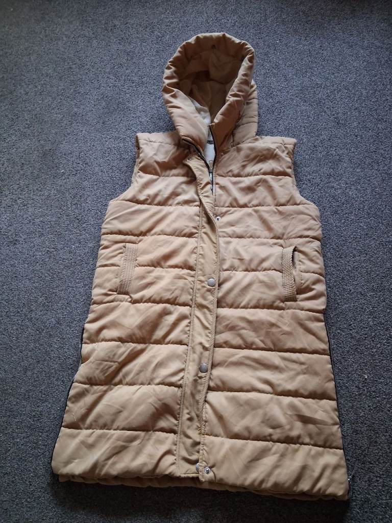 Casual Collection XL Beige Padded Gilet with Hood – Good Condition