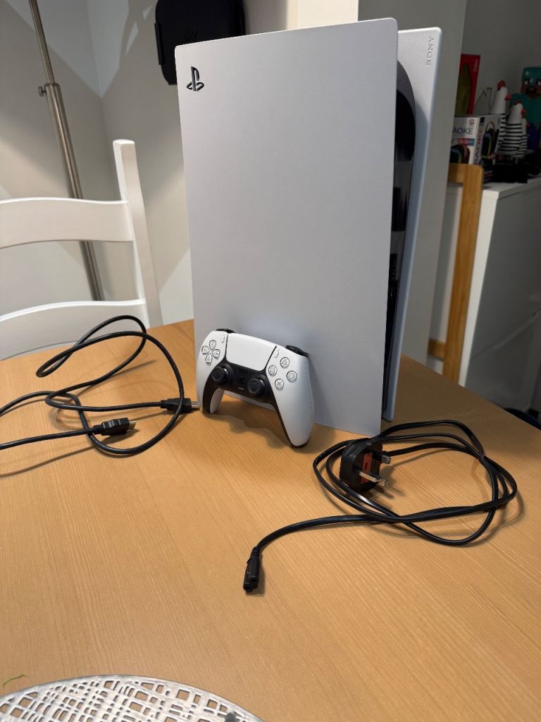 PlayStation 5 PS5 Disc Edition – Excellent Condition – Fully Working