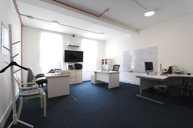 Office space for rent in the heart of grays Town centre RM17