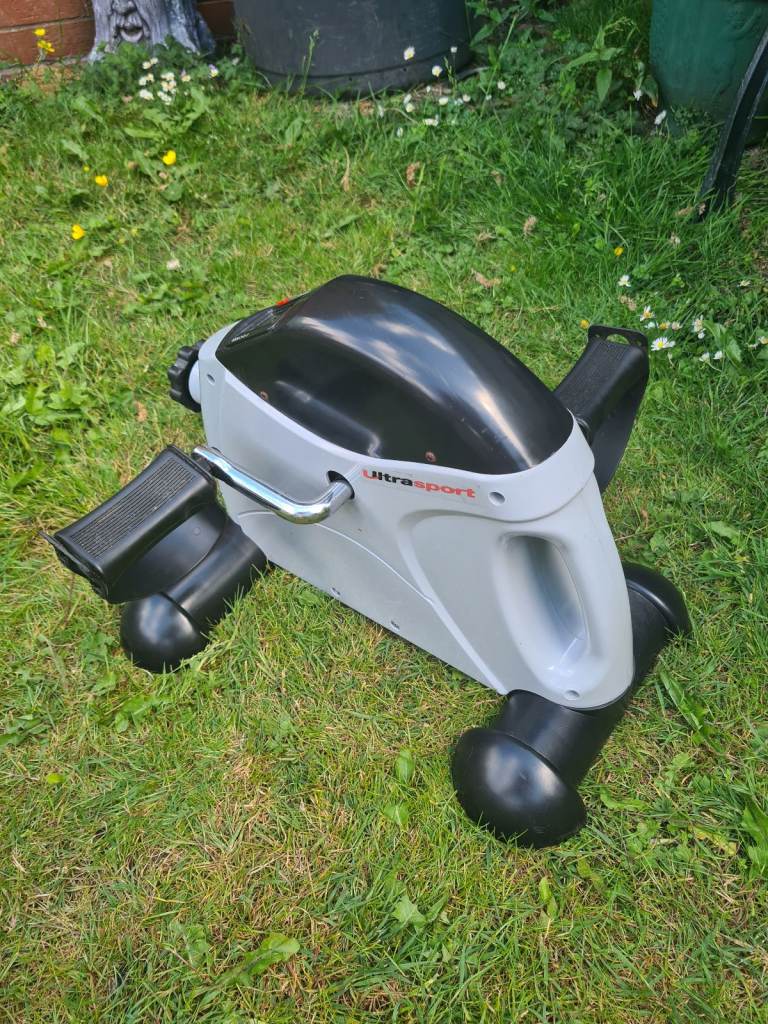Mini exercise bike for sale £5